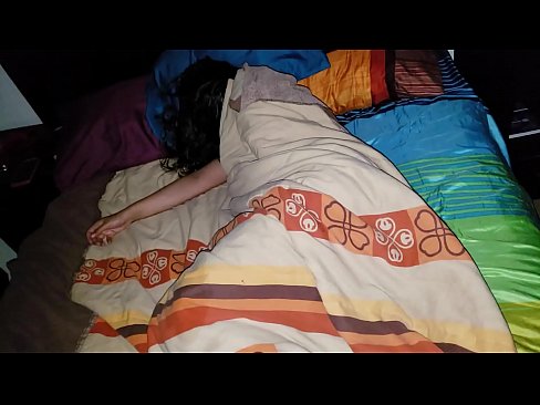 ❤️ Hijastro regañando a su joven madrastra mientras duerme ❤ Video de sexo en es.aircoolershop.top ❌️